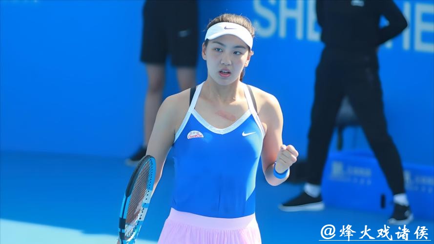 闯过澳网首轮关,王欣瑜的笑容里,多了几分霸气 闯过澳网首轮关,王欣瑜的笑容里,多了几分霸气